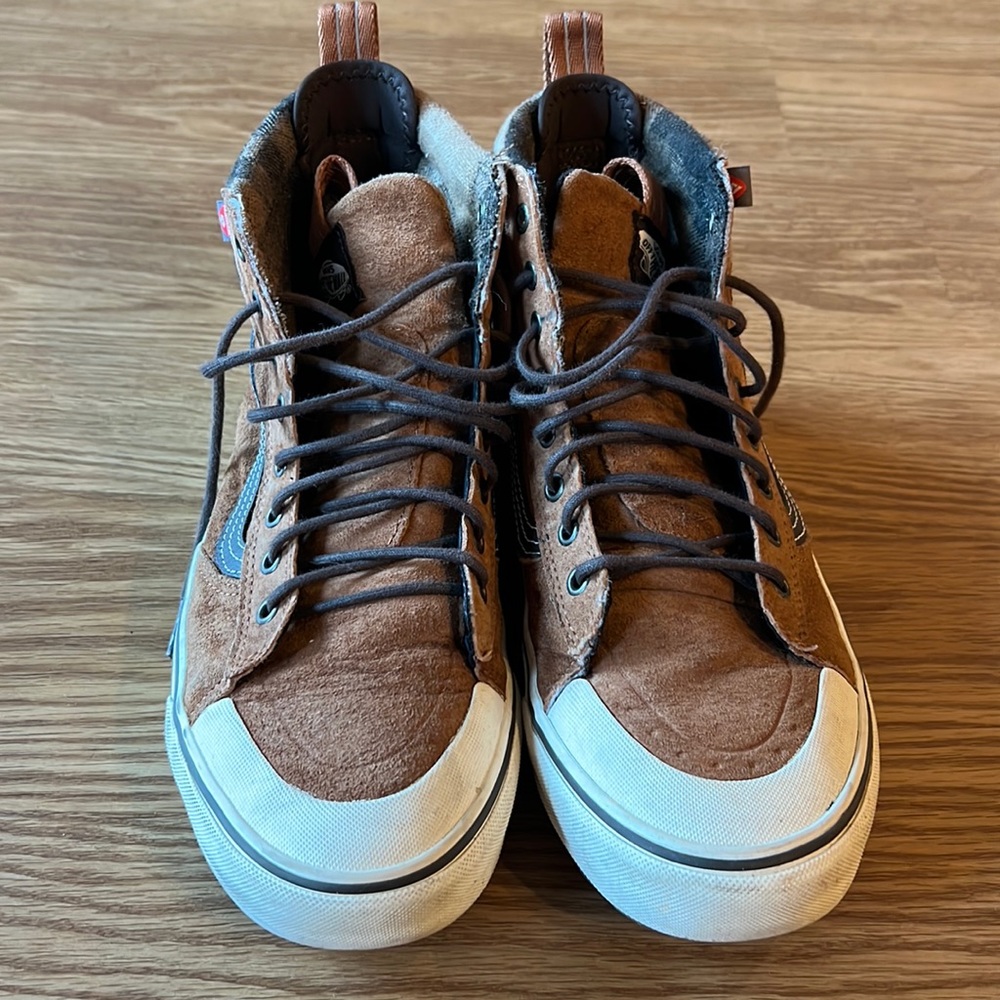 Men’s 10.5 Vans Brown MTE